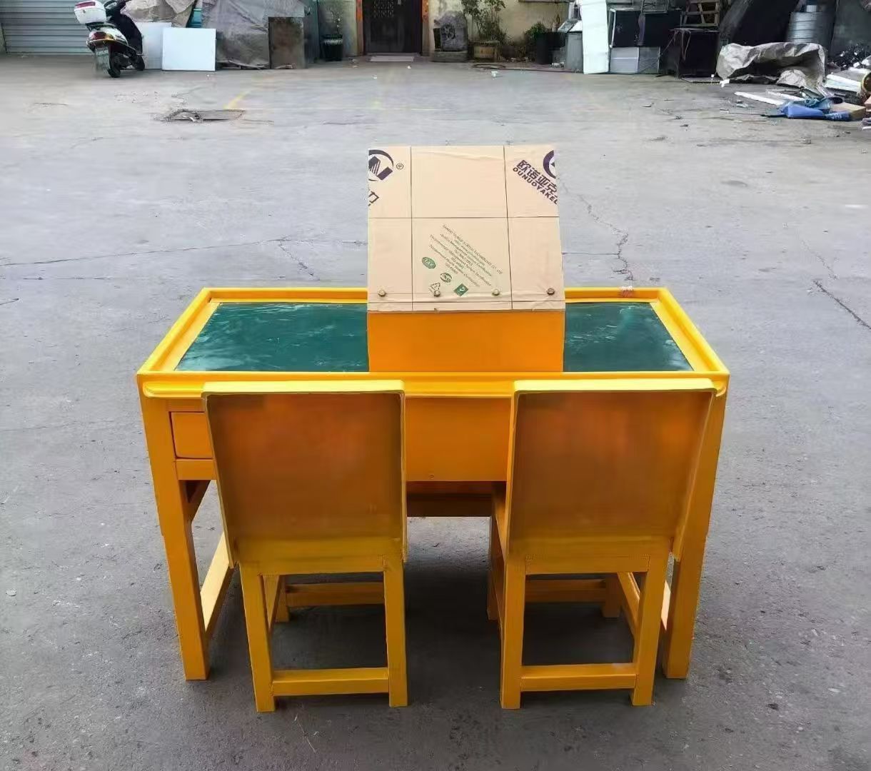 碾子山防静电导通桌井下煤矿火工品发放桌：危险品流转的安全守护者